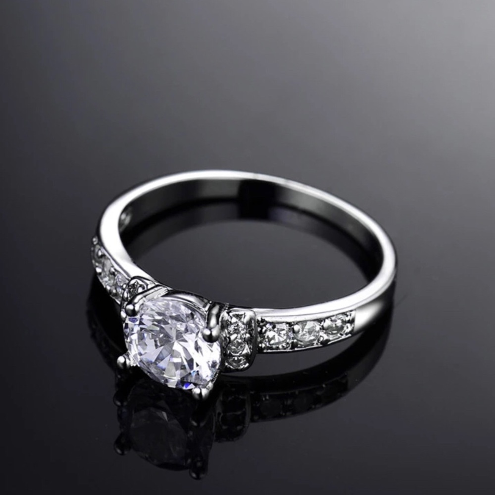 BRAND NEW .925S 7mm WHITE SAPPHIRE ROUND CUT RING - Picture 5 of 6